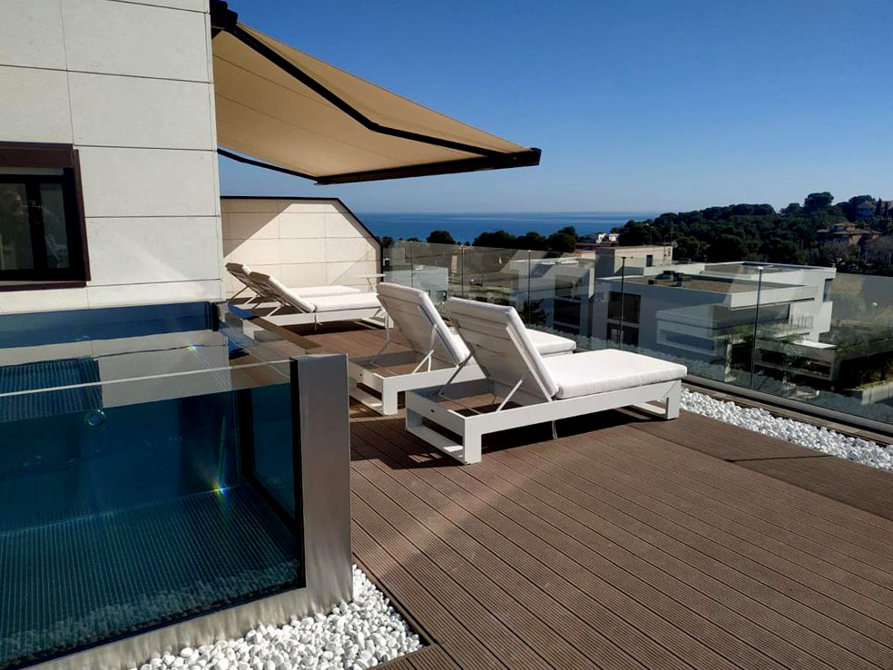 Toldo-brazo-articulado-beige